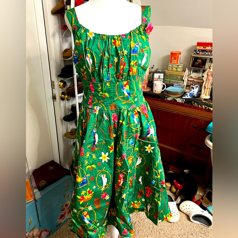 Disney Enchanted Tiki Room dress / size 1x